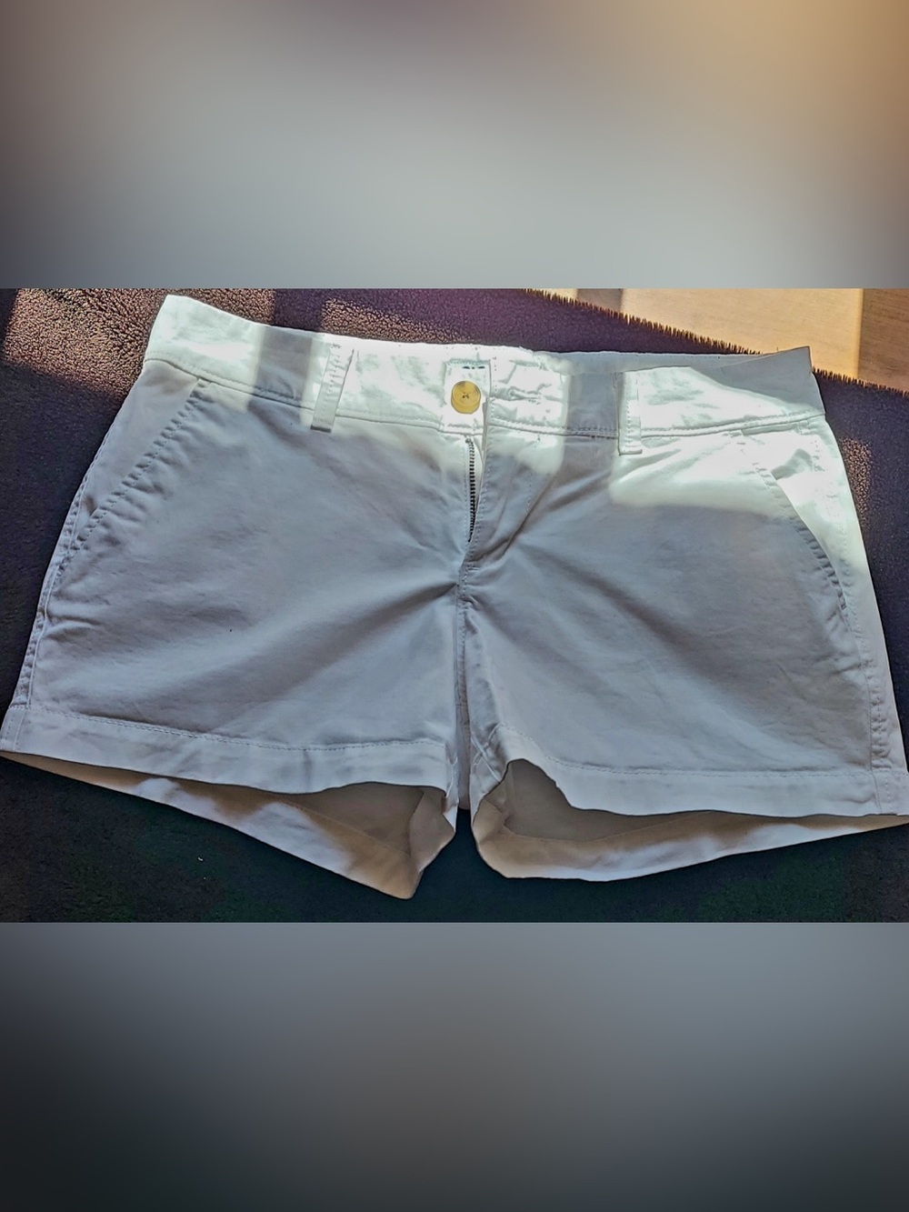 Crisp White Canvas shorts for Summer 🌼